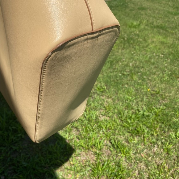 Large Tote - Picture 5 of 5